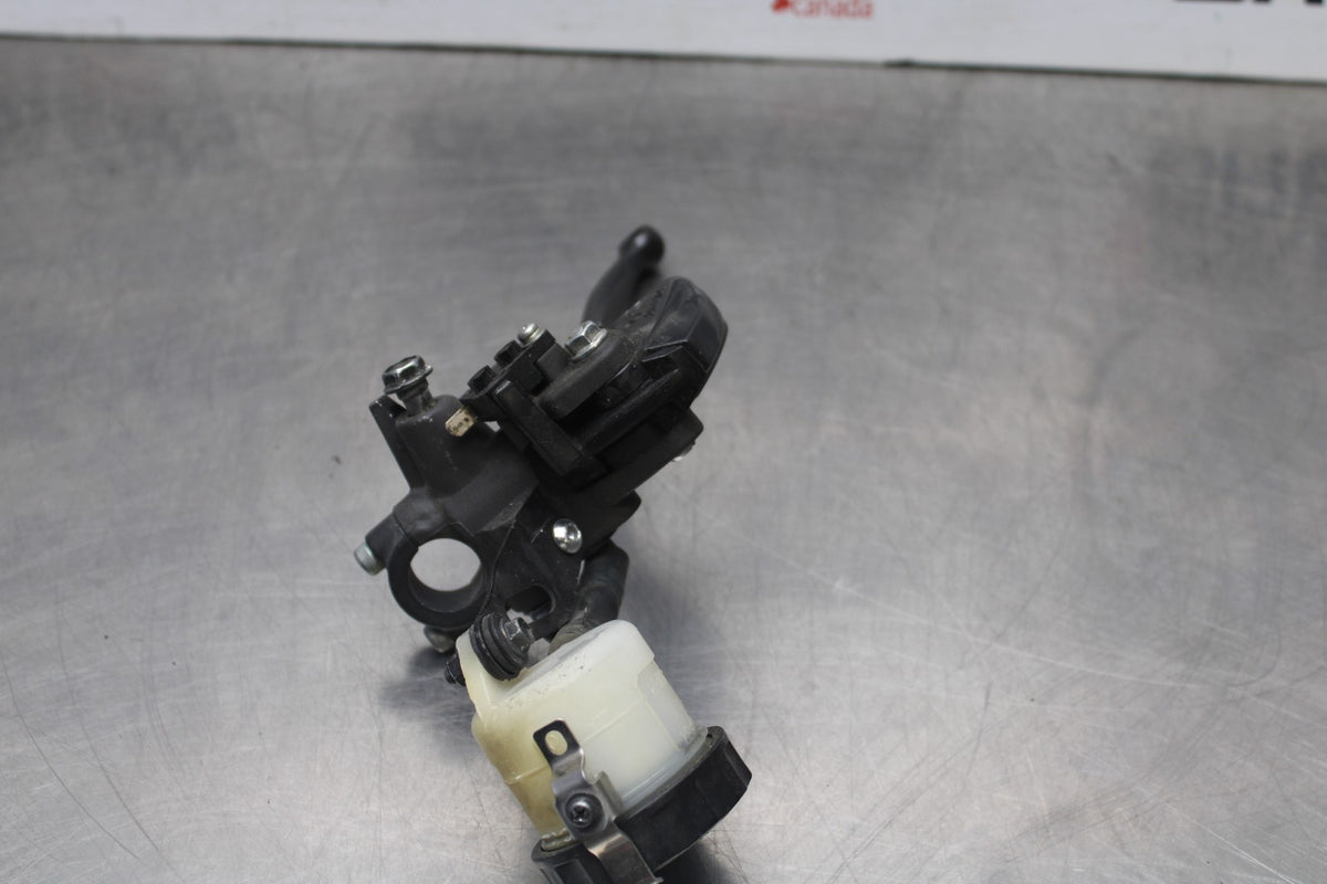 13-18 KAWASAKI NINJA ZX6R FRONT BRAKE MASTER CYLINDER w/ LEVER BB735