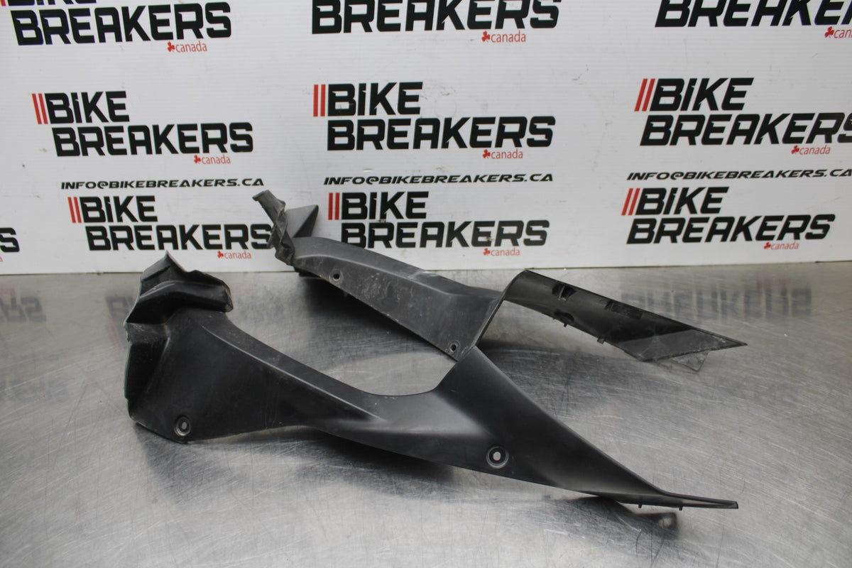 17-18 YAMAHA YZF R3 FRONT UPPER SIDE FAIRING COWL PLASTIC SET BB813