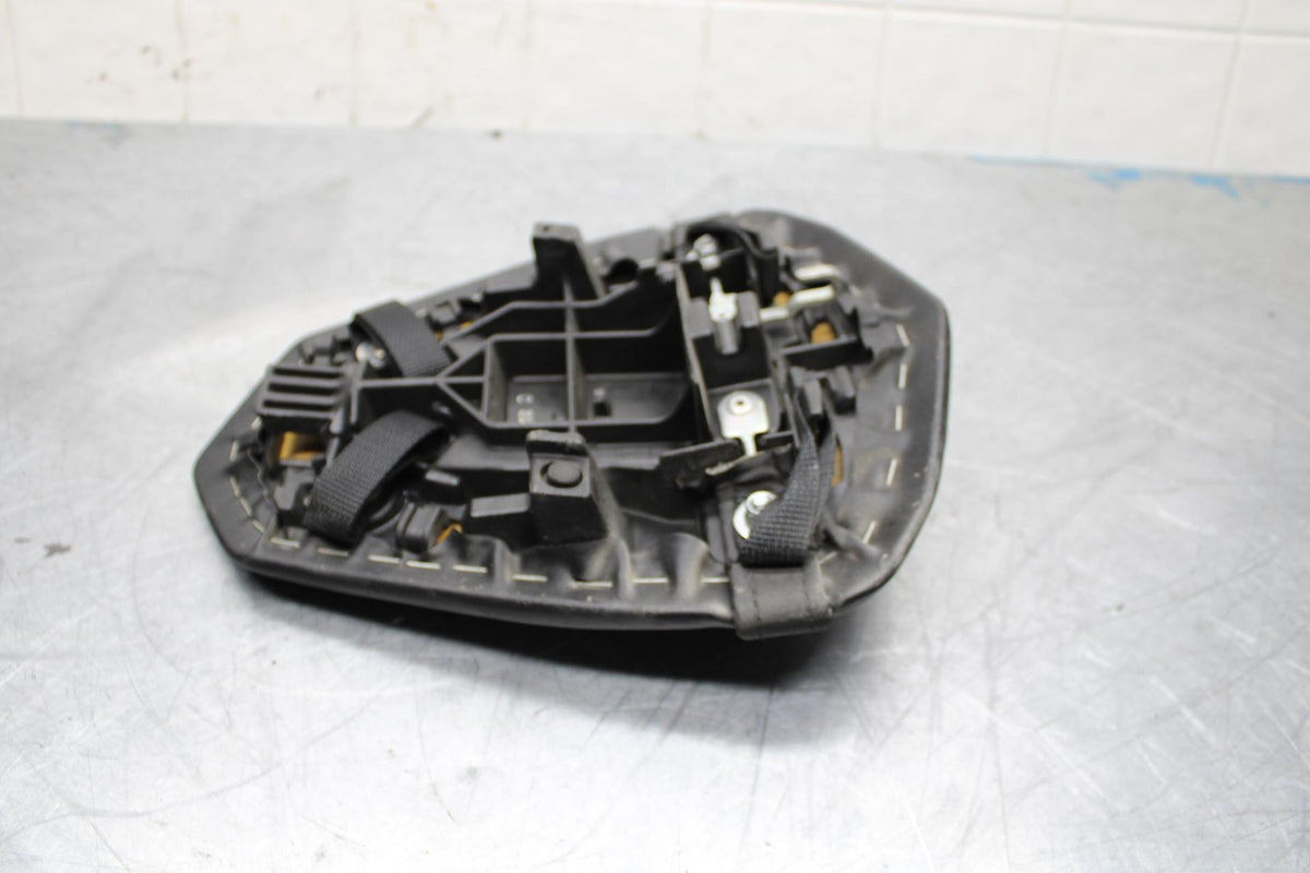 09-14 YAMAHA YZF R1 REAR BACK PASSENGER TANDEM SEAT PAD SADDLE PILLION  BB448