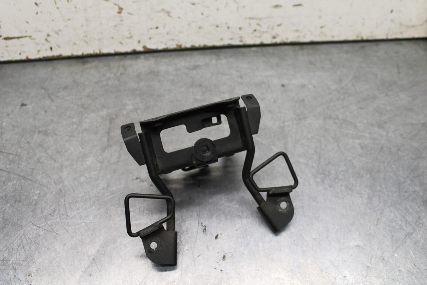 19-22 KAWASAKI Z400 UPPER FAIRING MIRROR GAUGES STAY BRACKET BB738