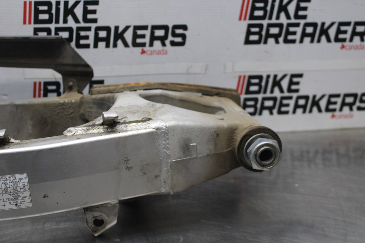 97-00 SUZUKI GSXR600 SRAD REAR SWINGARM BACK SUSPENSION SWING ARM BB921