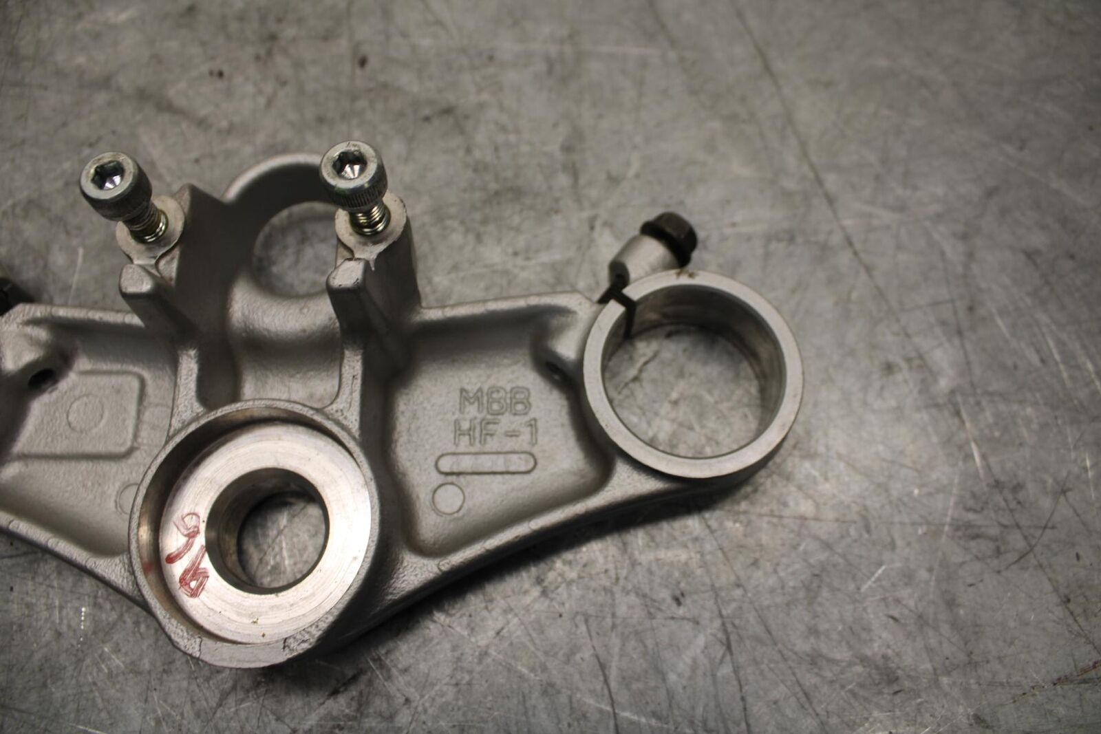 1999 Honda Super Hawk 1000 VTR1000F FORKS UPPER TRIPLE TREE CLAMP BB51