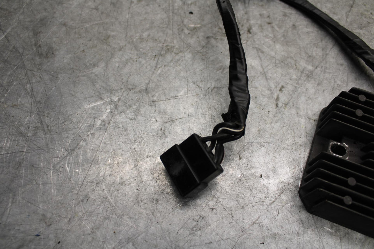 1997 Suzuki GSXR750 RECTIFIER VOLTAGE REGULATOR BB527