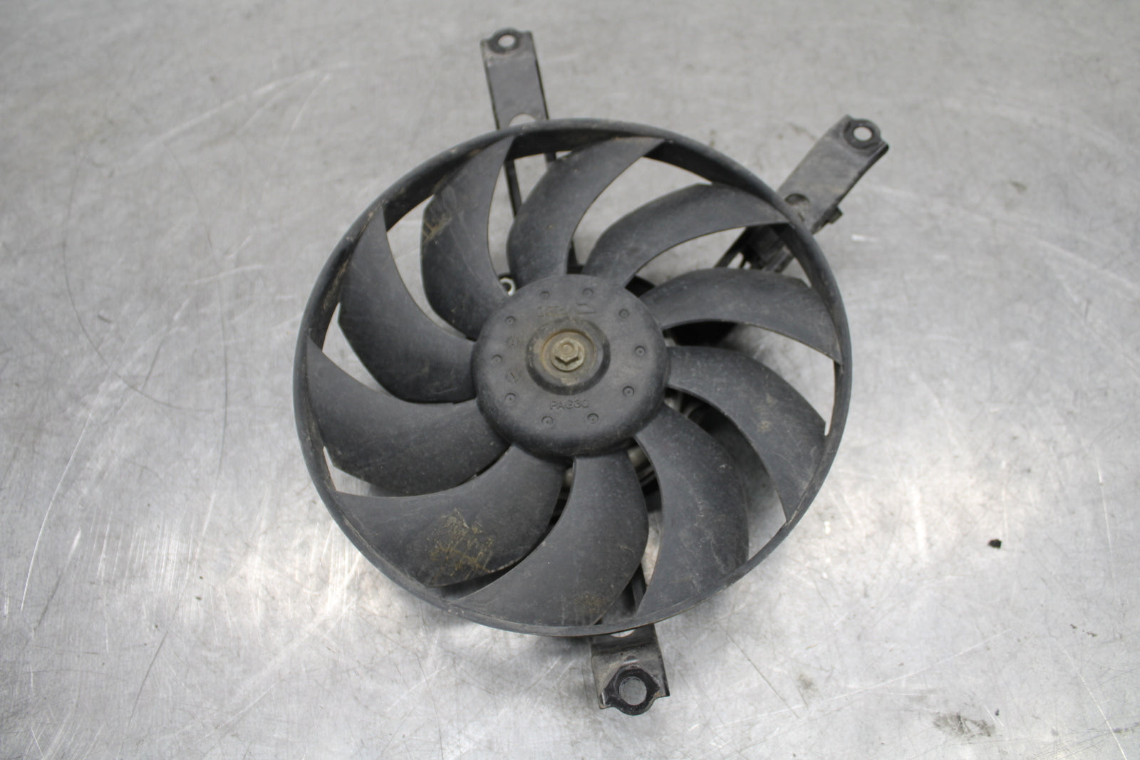17-21 HONDA CBR1000RR SP RIGHT ENGINE RADIATOR COOLING FAN MOTOR BB681