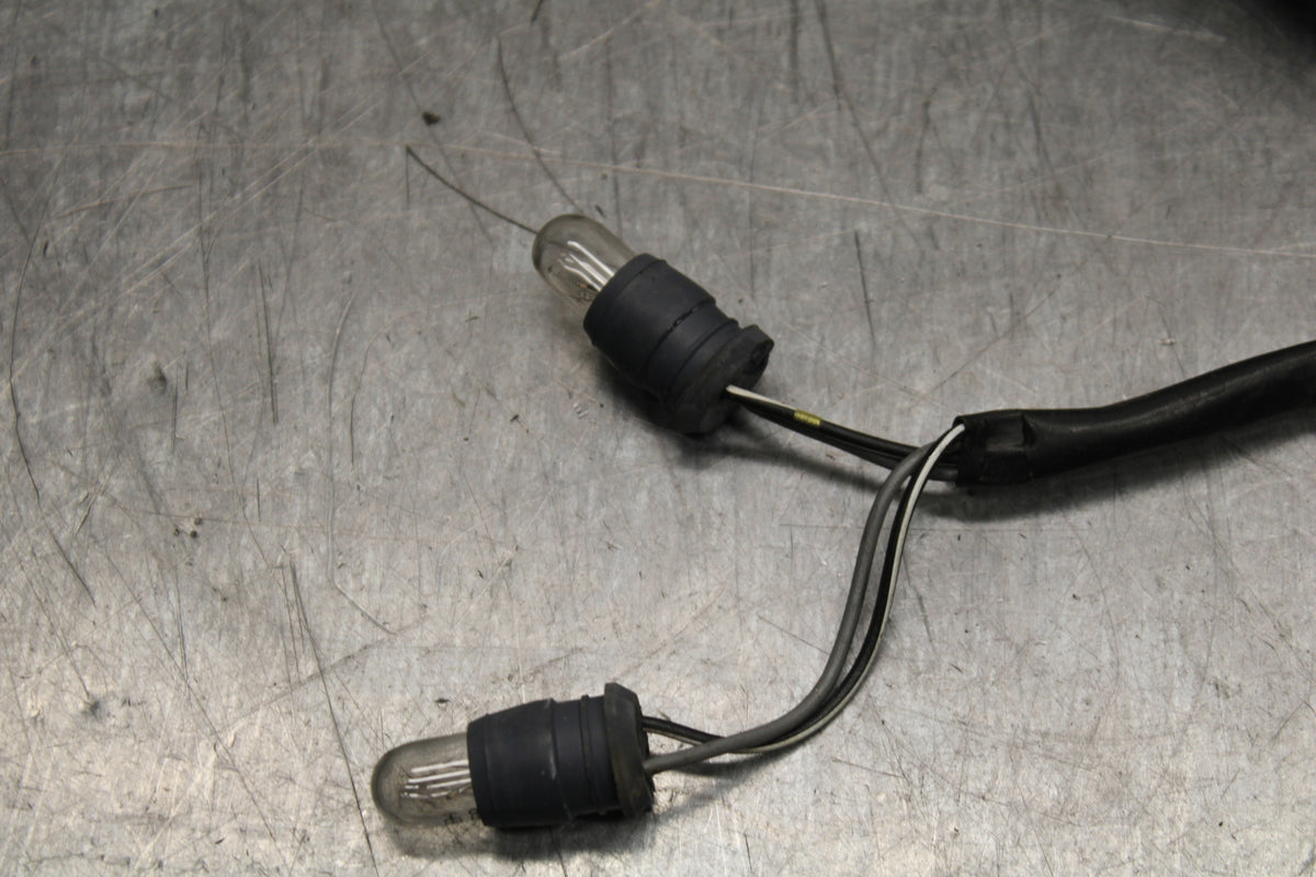 87-03 SUZUKI INTRUDER 1400 VS1400GLP GAUGES METER NEUTRAL OIL LIGHT BB752