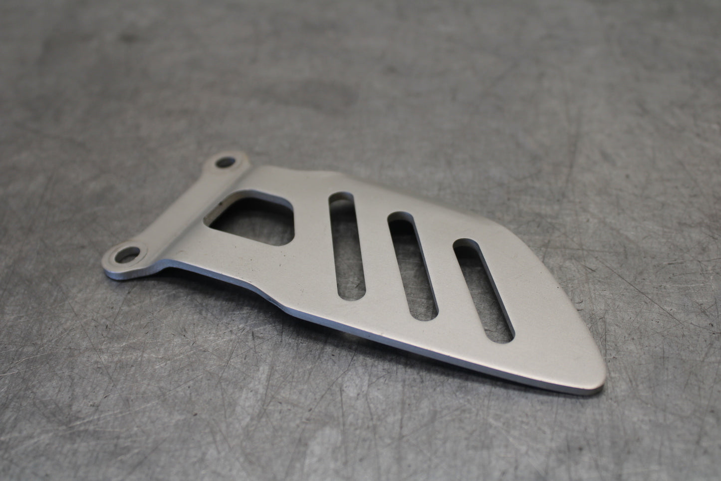 06-07 SUZUKI GSXR 600 LEFT REARSET REAR SET HEEL GUARD COVER  BB694