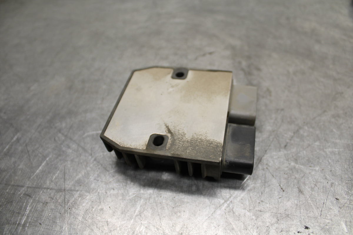14-15 YAMAHA V STAR 1300 XVS1300CT TOURER RECTIFIER VOLTAGE REGULATOR BB722