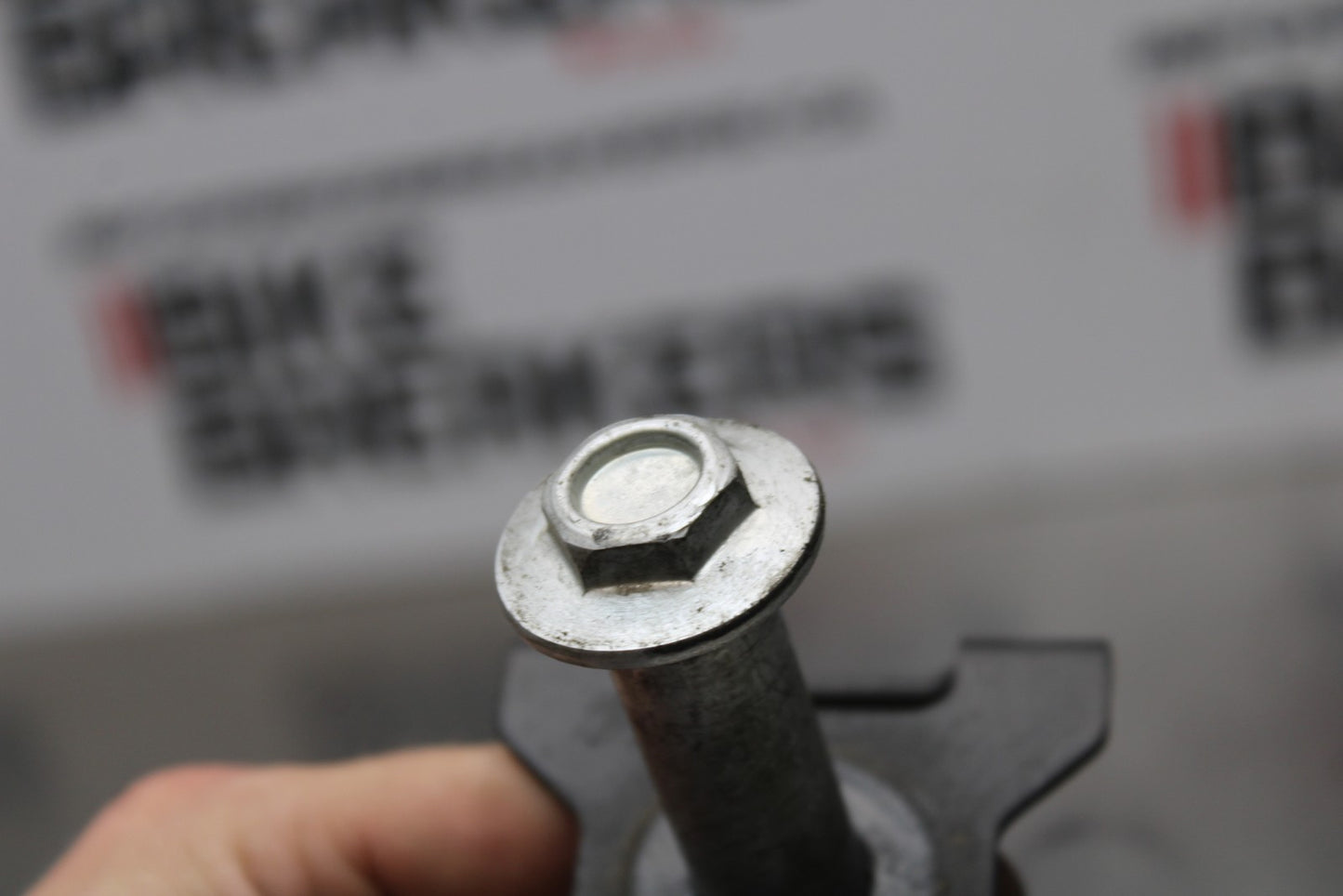 13-17 KAWASAKI NINJA 300 EX300 ABS REAR AXLE BACK WHEEL RIM BOLT AXEL BB187