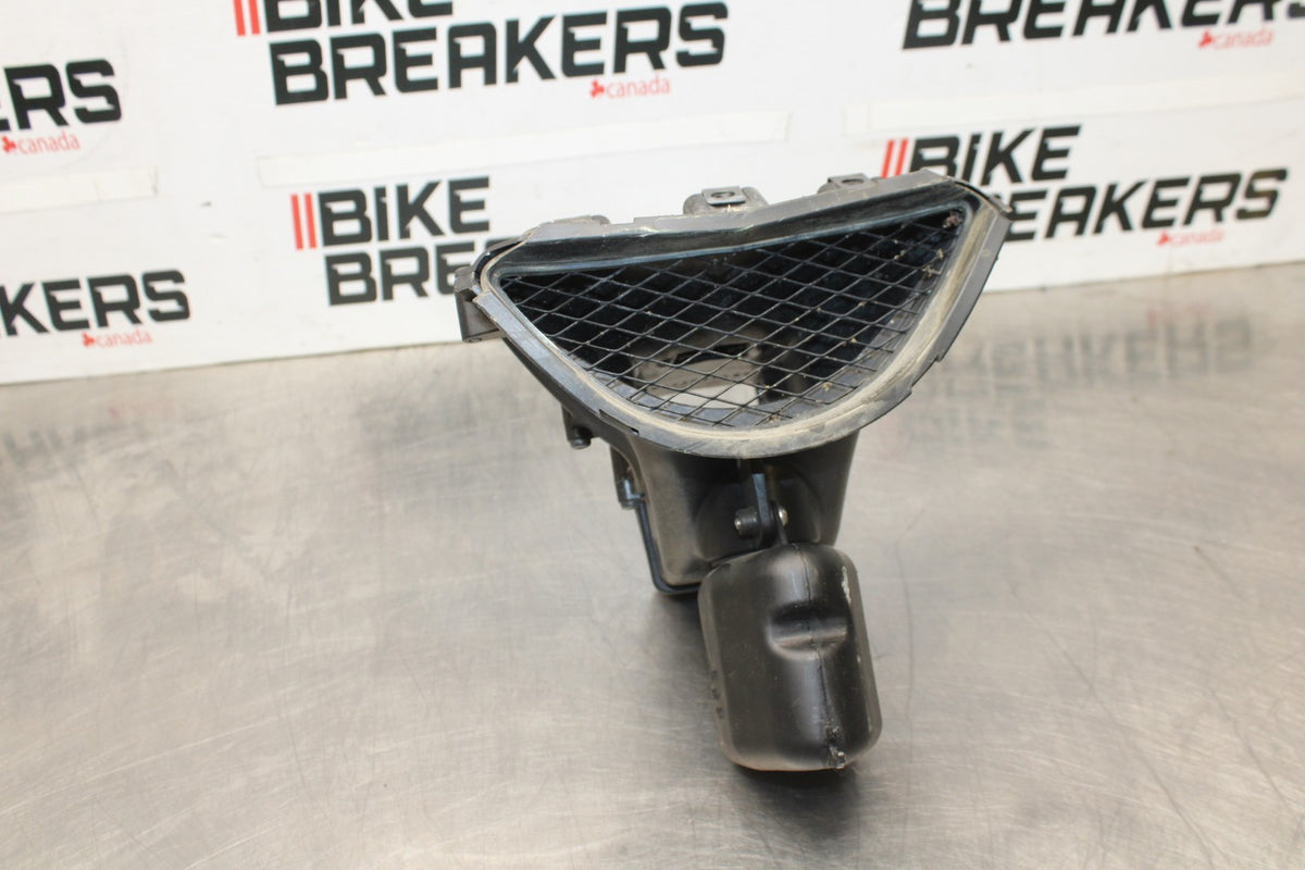 08 KAWASAKI NINJA ZX10R UPPER FAIRING MIRROR GAUGES STAY BRACKET BB902