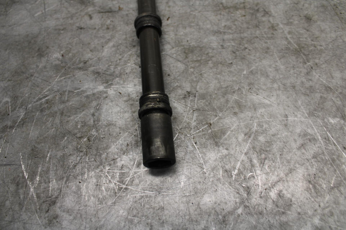 2002 Yamaha YZF R6 FRONT WHEEL RIM AXLE PIVOT BOLT 4XV-25181-00-00 BB545