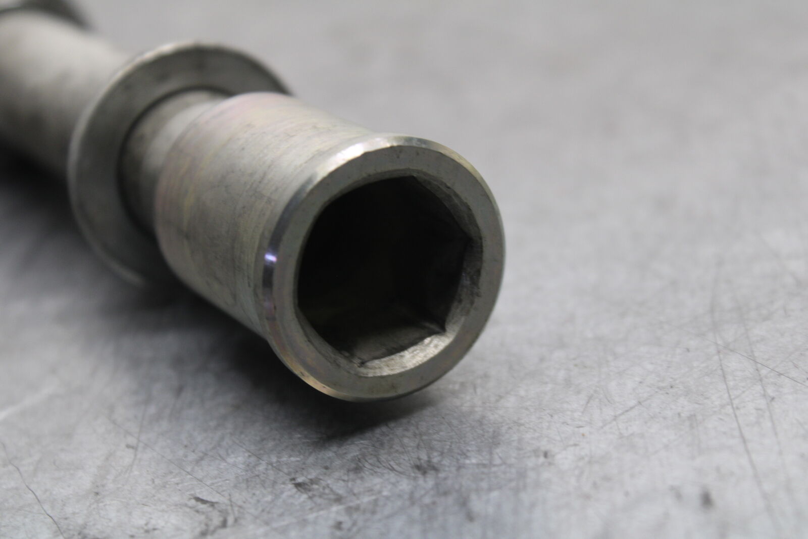 13-18 KAWASAKI NINJA ZX6R FRONT WHEEL RIM AXLE PIVOT BOLT 41068-0595 BB666