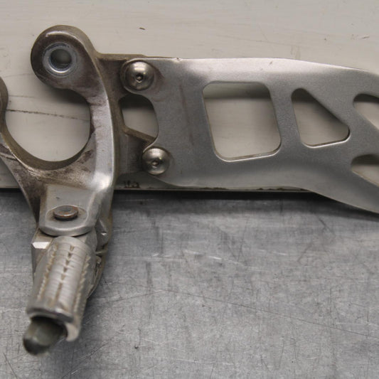 2011 Suzuki GSXR600 LEFT REARSET REAR SET DRIVER FOOT PEG REST STOP BB605