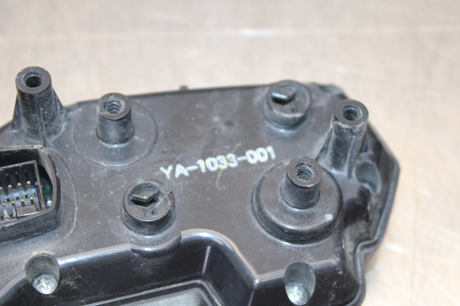 09-15 YAMAHA FZ6R SPEEDO TACH GAUGES CLUSTER SPEEDOMETER TACHOMETER BB161