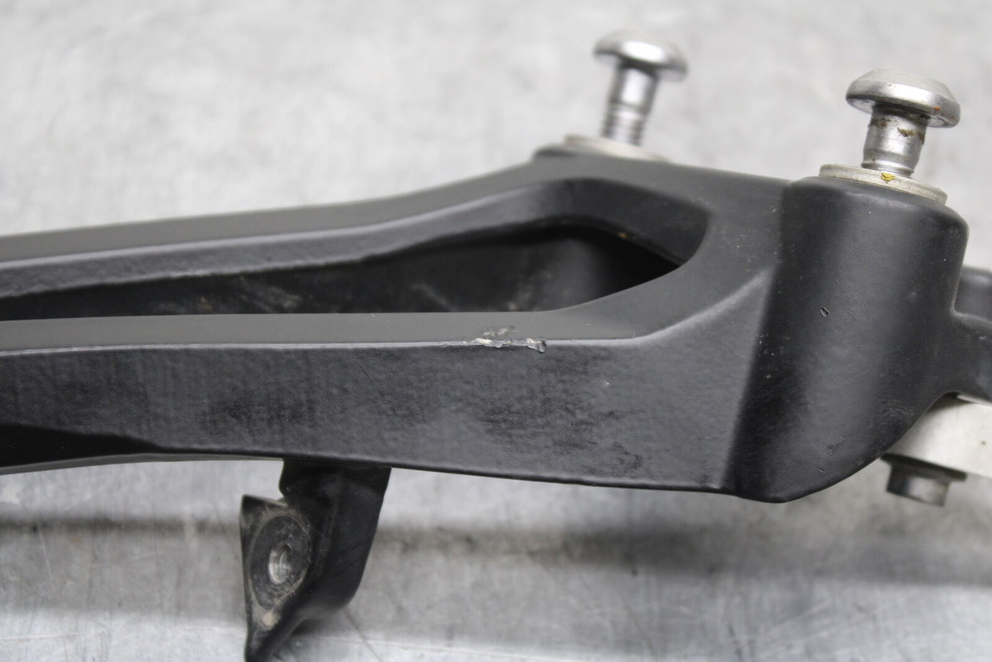 09-14 YAMAHA YZF R1 RIGHT REAR BACK PASSENGER PEG BB118