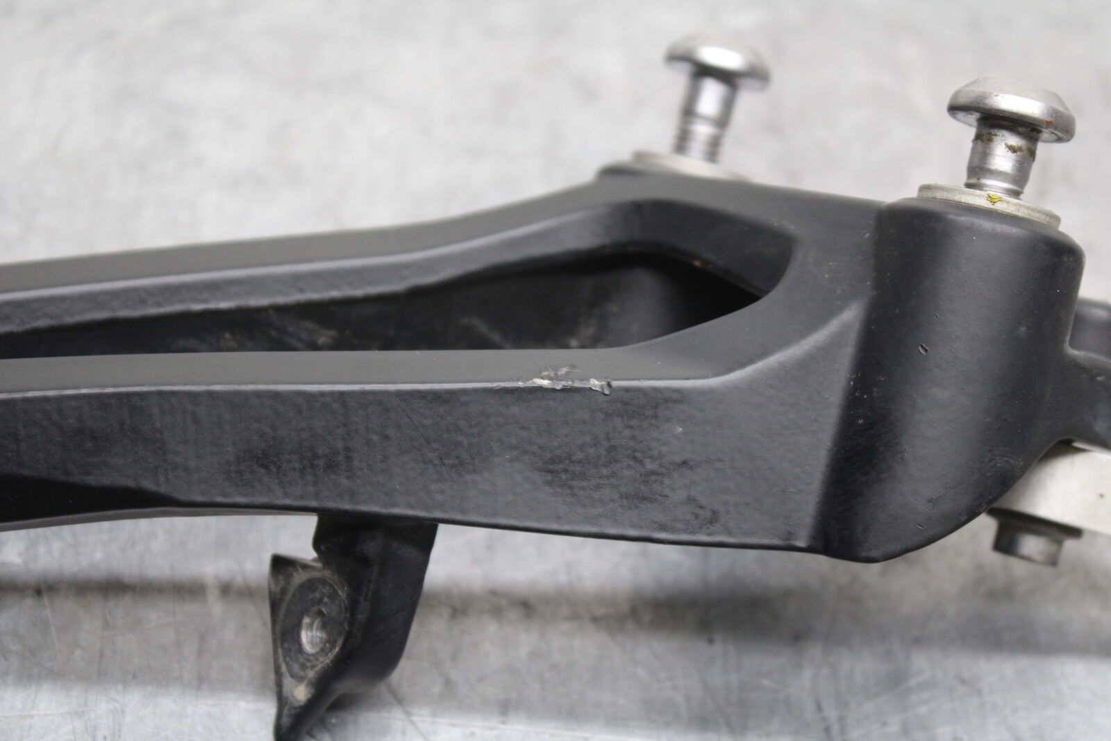 09-14 YAMAHA YZF R1 RIGHT REAR BACK PASSENGER PEG BB118