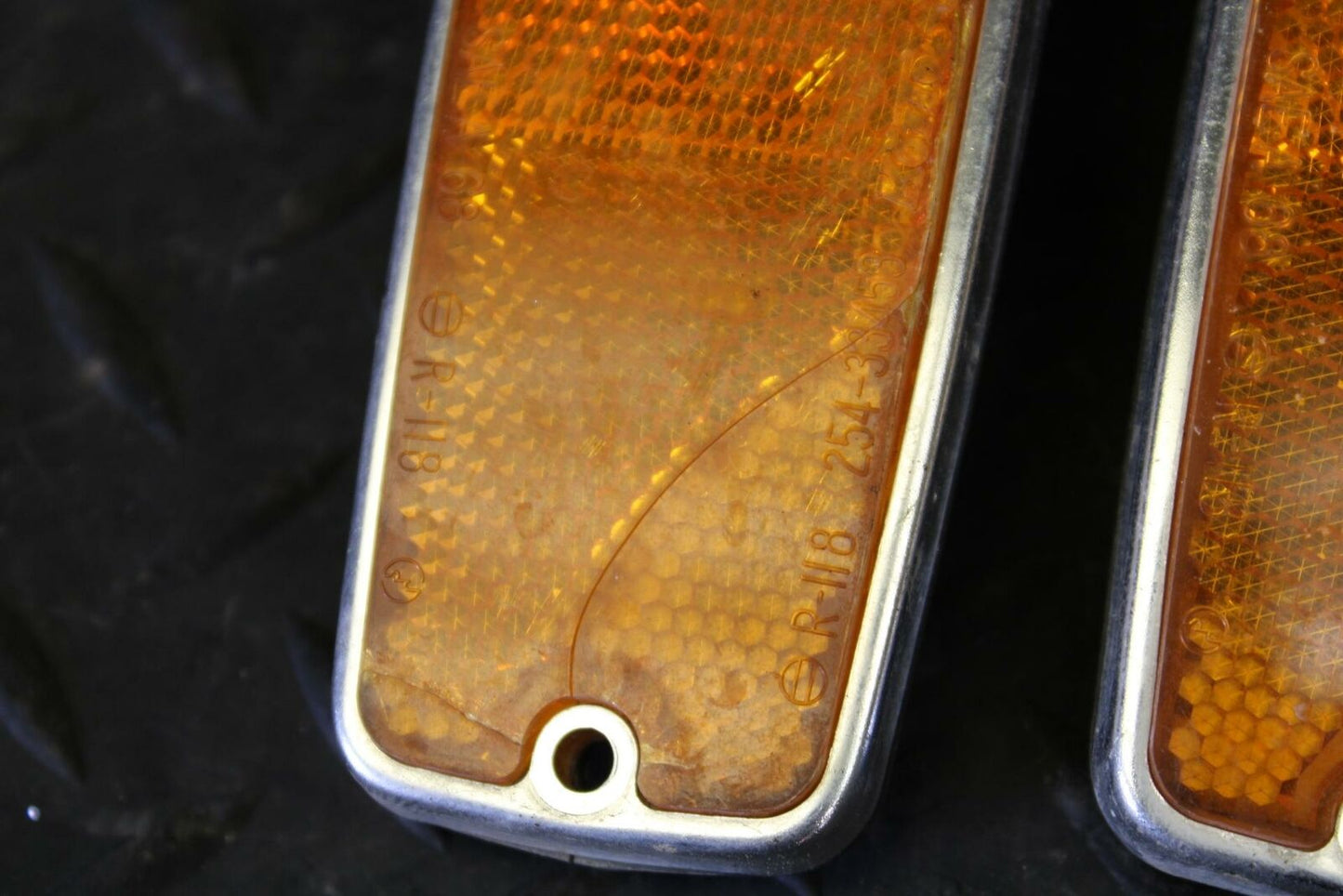 80-81 YAMAHA XS1100 SPECIAL REFLECTOR GARNISH MARKER BB174