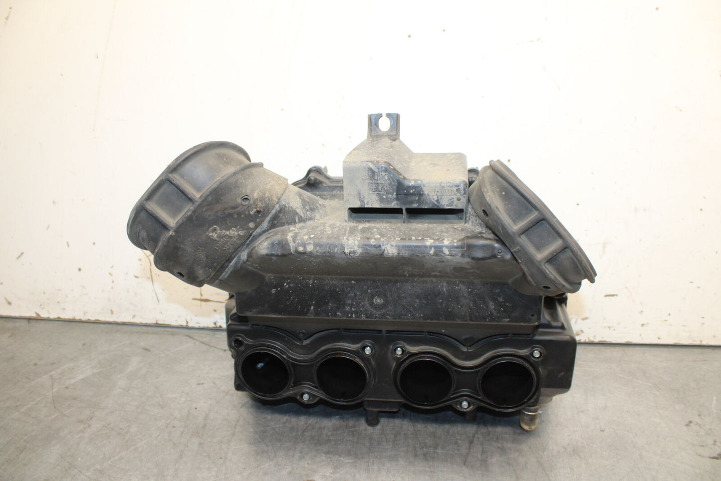 11-24 SUZUKI GSXR750 AIRBOX AIR INTAKE FILTER BOX BB714