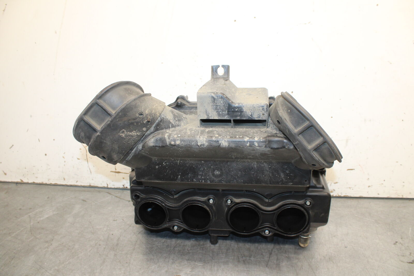 11-24 SUZUKI GSXR750 AIRBOX AIR INTAKE FILTER BOX BB714