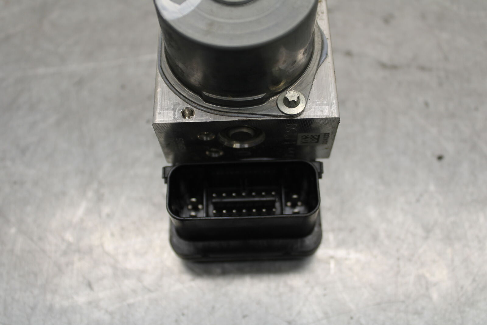 16 KAWASAKI NINJA ZX10R ABS PUMP UNIT MODULE 16082-0757 BB650