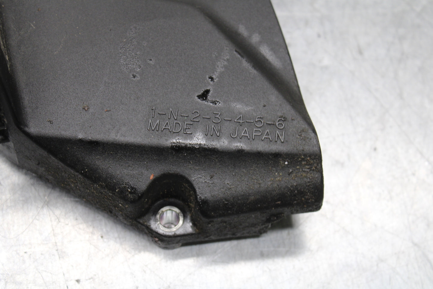 09-14 YAMAHA YZF R1 ENGINE SPROCKET COVER BB119