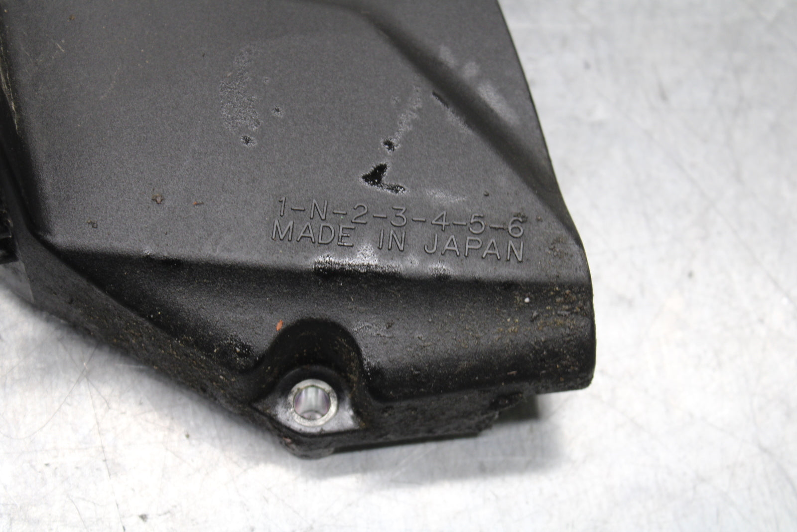 09-14 YAMAHA YZF R1 ENGINE SPROCKET COVER BB119