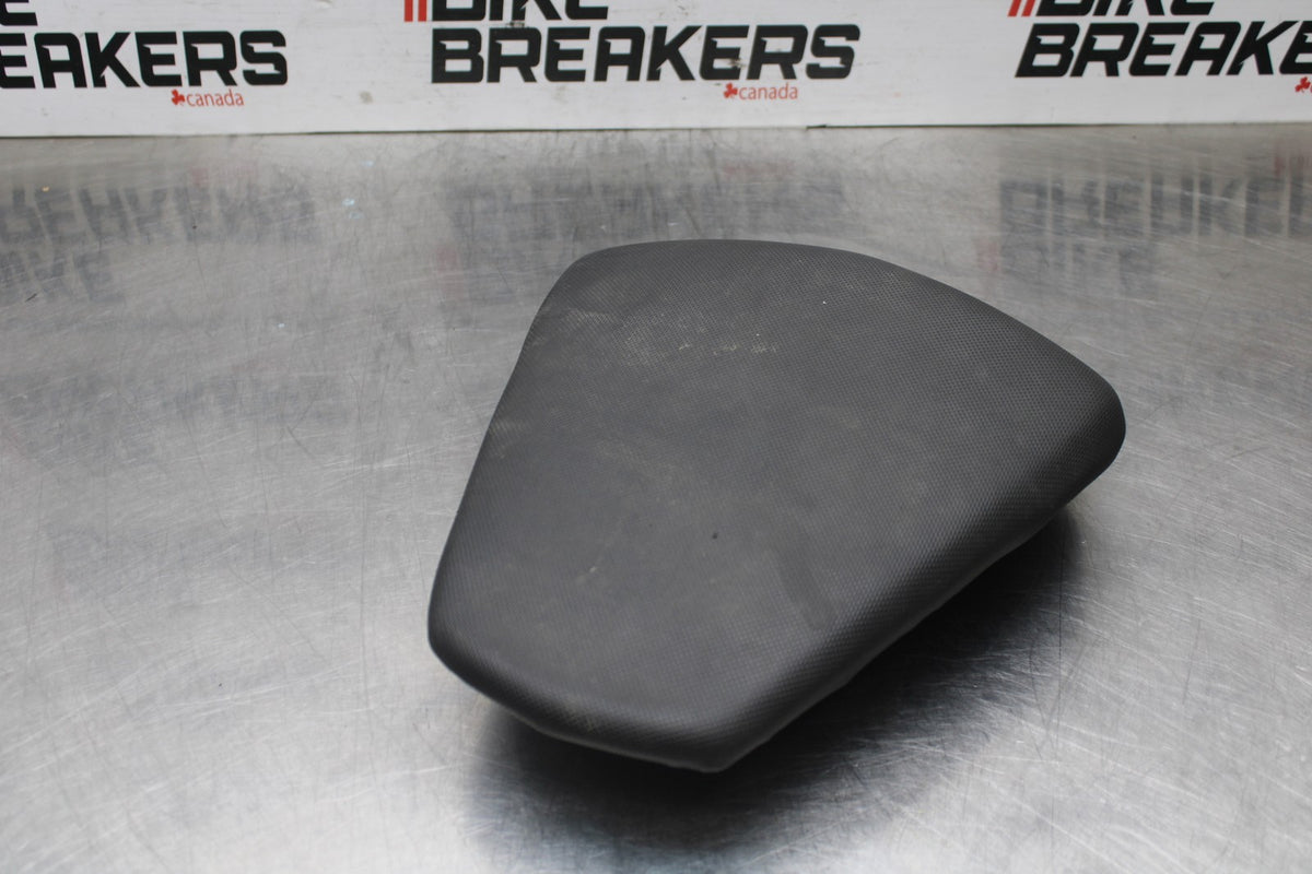 13-16 KTM 390 DUKE REAR BACK PASSENGER TANDEM SEAT PAD SADDLE PILLION BB815