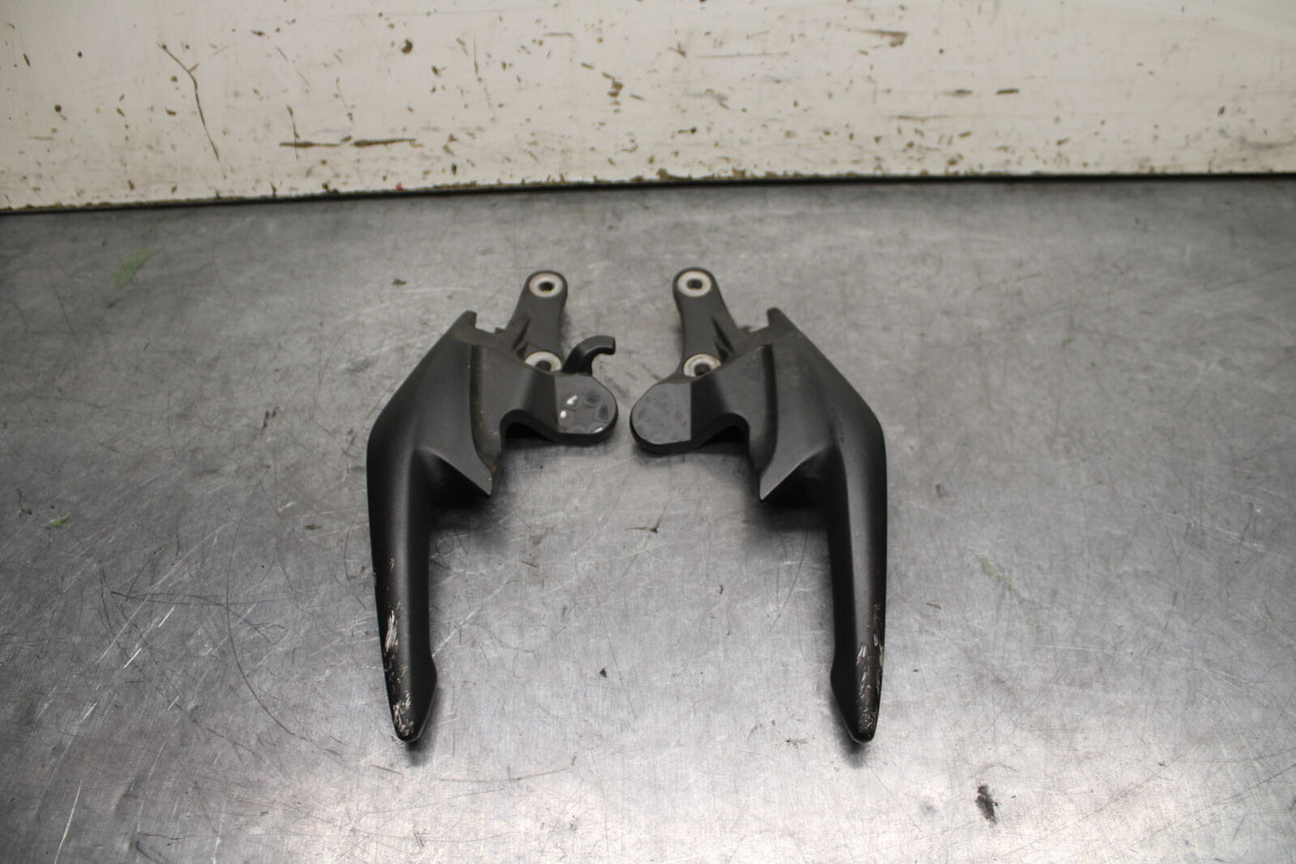 15-16 HONDA CB300F PASSENGER REAR SEAT GRAB BAR HANDLE SET BB740