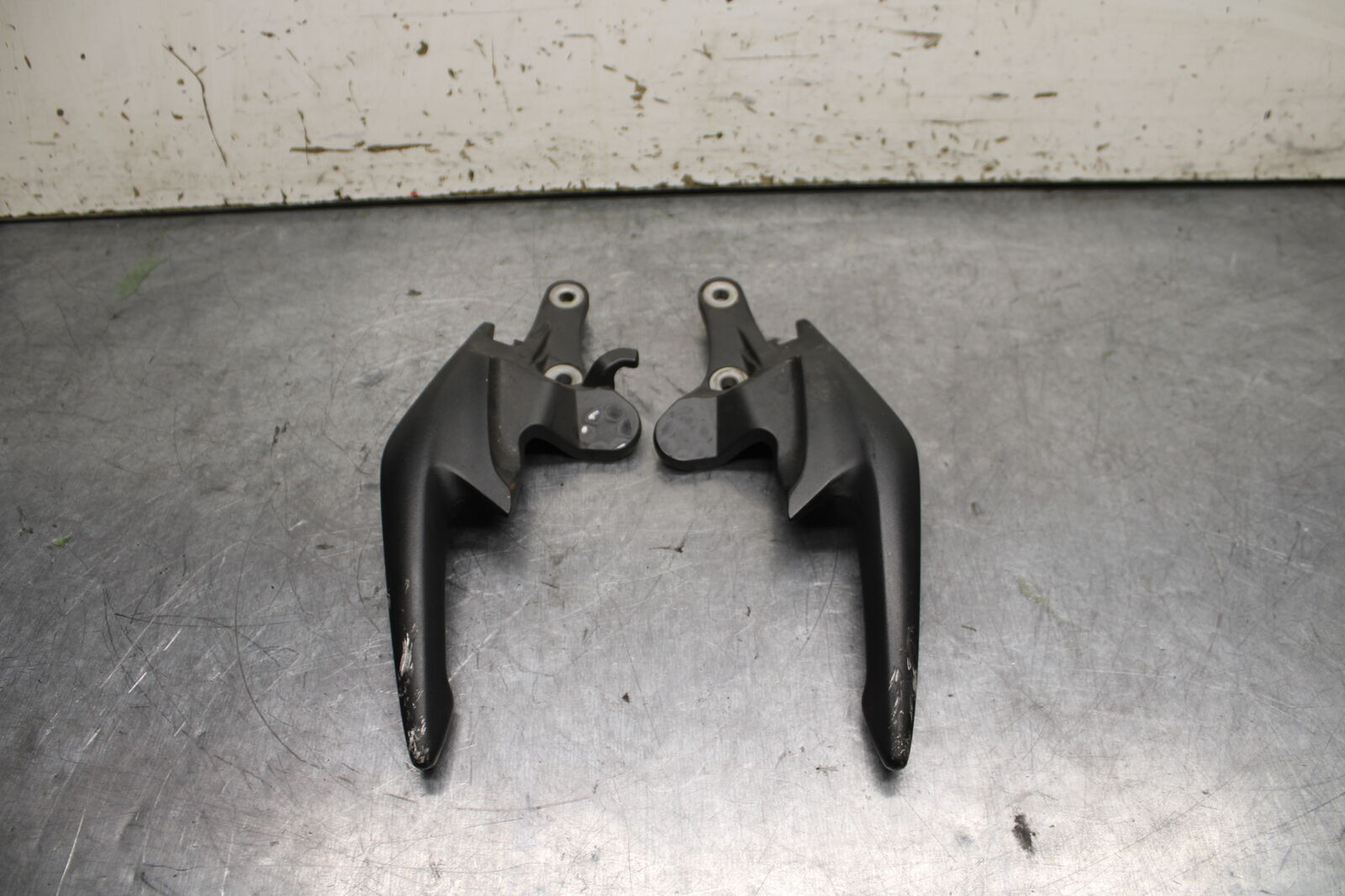 15-16 HONDA CB300F PASSENGER REAR SEAT GRAB BAR HANDLE SET BB740