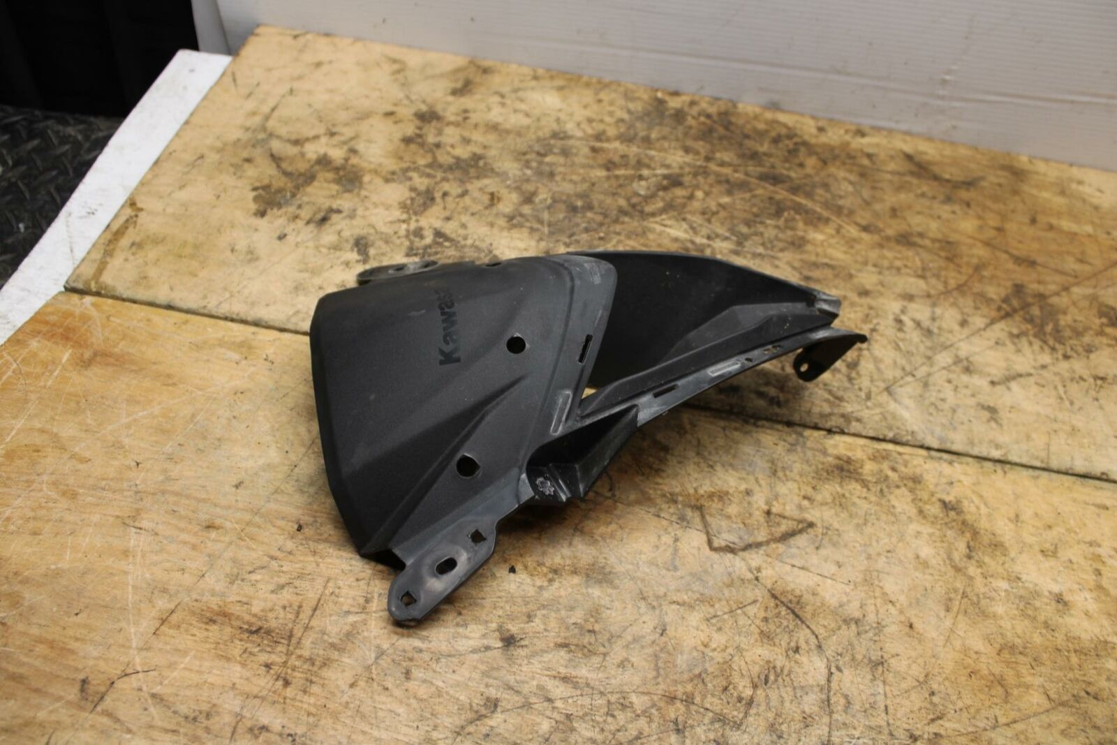 13-18 KAWASAKI NINJA ZX6R FRONT CENTER COWL FAIRING BB349