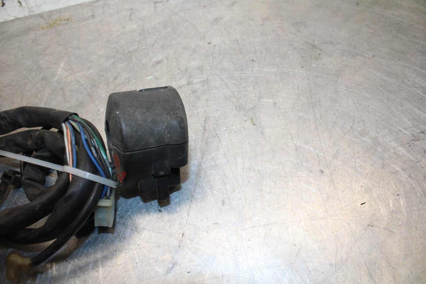 1996 Honda CBR900RR LEFT CLIP ON HANDLE HORN SIGNALS SWITCH  BB09