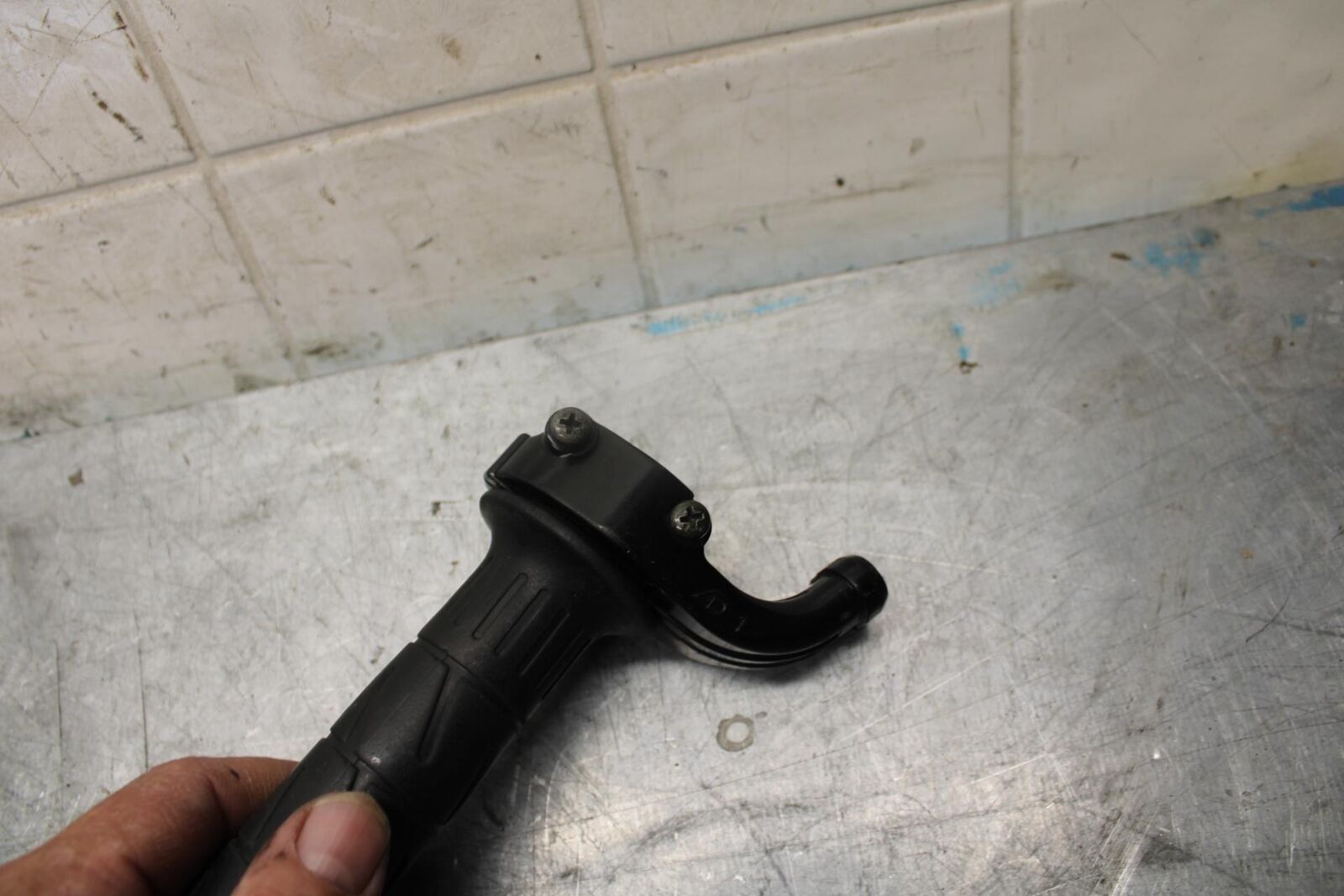 2002 Kawasaki Ninja ZX12R ZX1200B THROTTLE CABLE LINE HOUSING GUIDE BB48