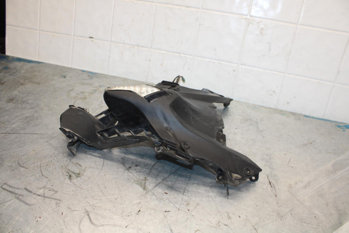 07 YAMAHA YZF R6 2c0 RUNNING PILOT FRONT LIGHT WITH TRIM NOSE MID DUCT BB423