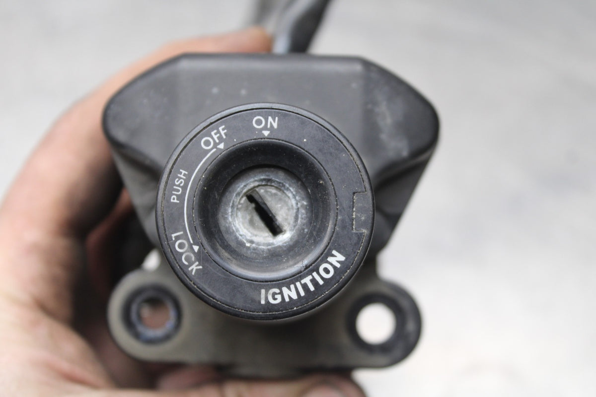 05 YAMAHA YZF R6 IGNITION LOCK KEY SET W/ GAS CAP AND SEAT LOCK BB858