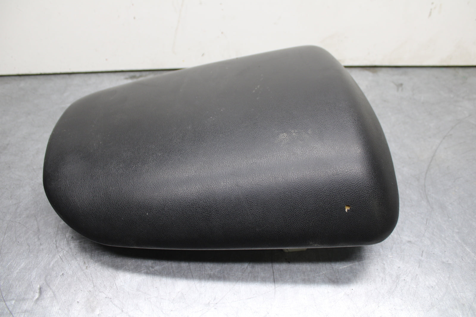 00-02 KAWASAKI NINJA ZX6R REAR BACK PASSENGER TANDEM SEAT SADDLE PILLION  BB750