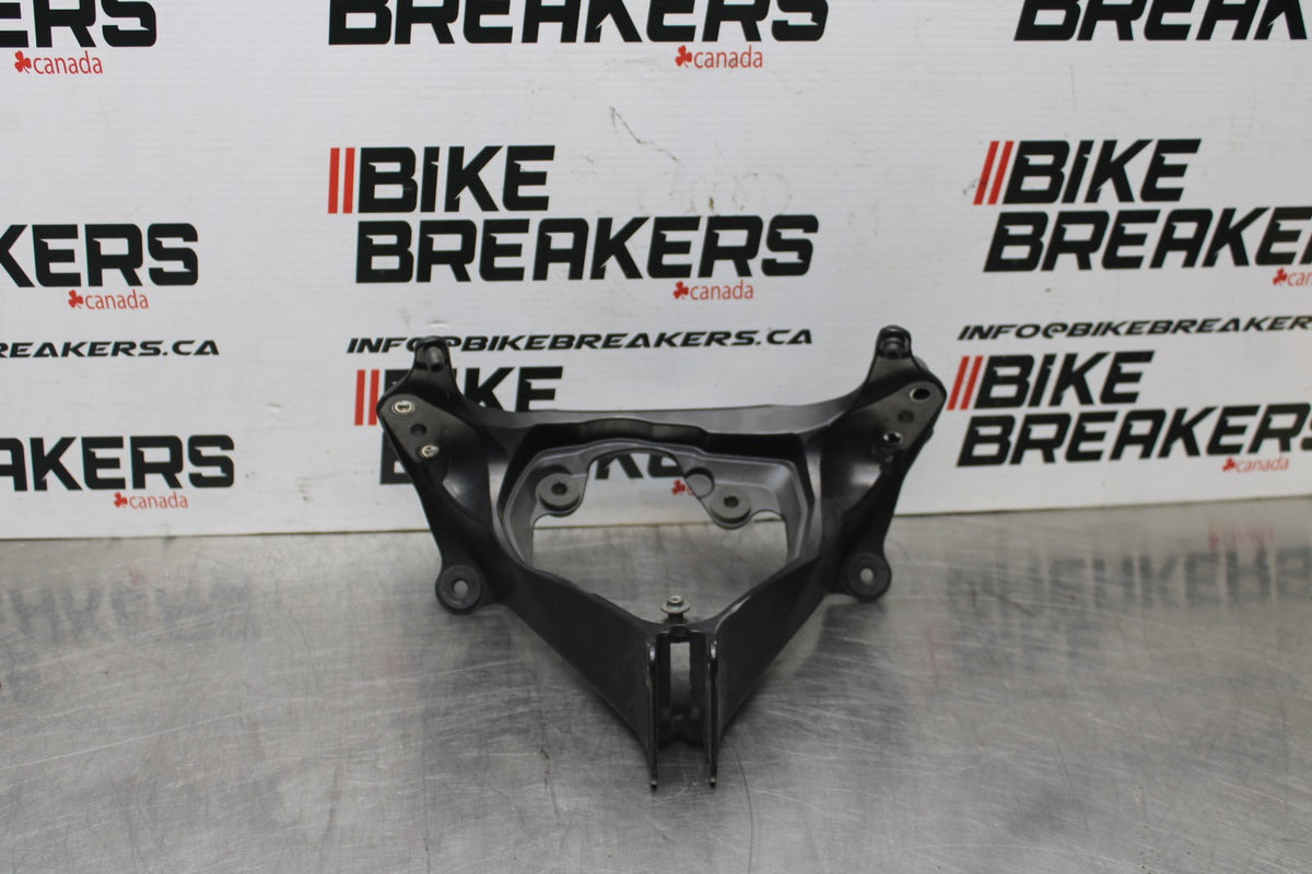 06-07 SUZUKI GSXR750 UPPER FAIRING MIRROR GAUGES STAY BRACKET BB863