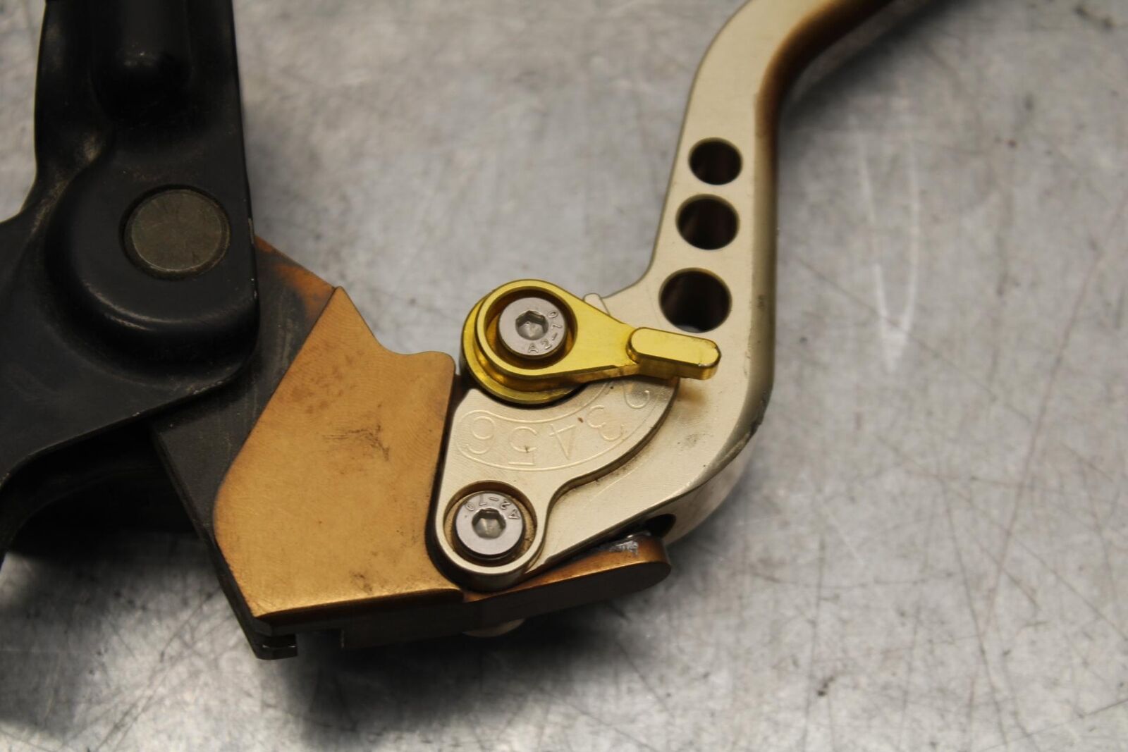 2000 Kawasaki Ninja ZX12R ZX1200A CLUTCH PERCH WITH LEVER  46076-1253 BB565