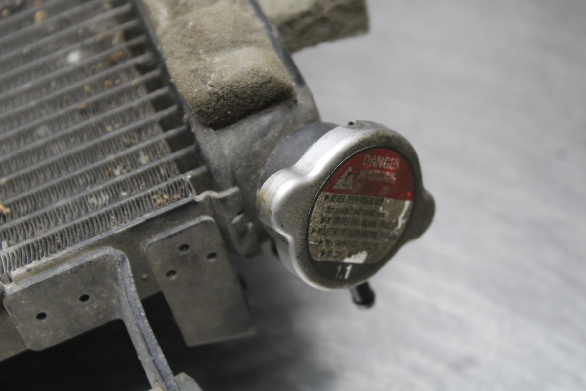 05 YAMAHA YZF R6 ENGINE RADIATOR MOTOR COOLER COOLING RADIATER BB858