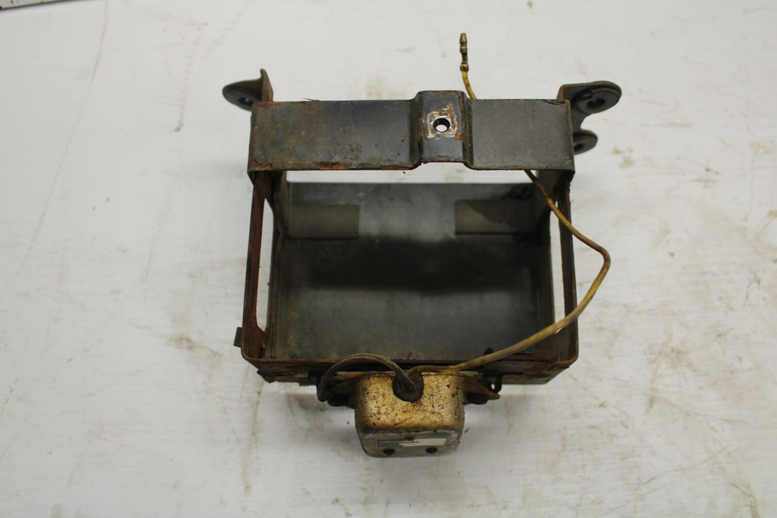 77-79 SUZUKI GS750  BATTERY TRAY BOX BB258