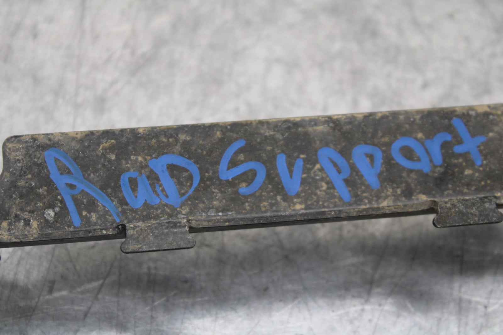 2009 Kawasaki Ninja 250R EX250J ENGINE MOUNT MOTOR BRACKET BB87