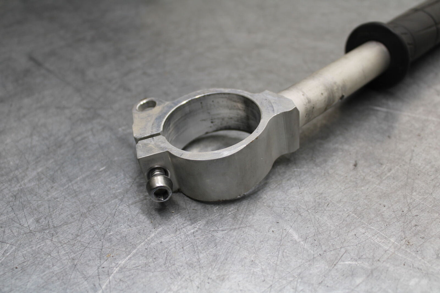 16 KAWASAKI NINJA ZX10R LEFT CLIP ON HANDLEBAR 46003-0657 BB650