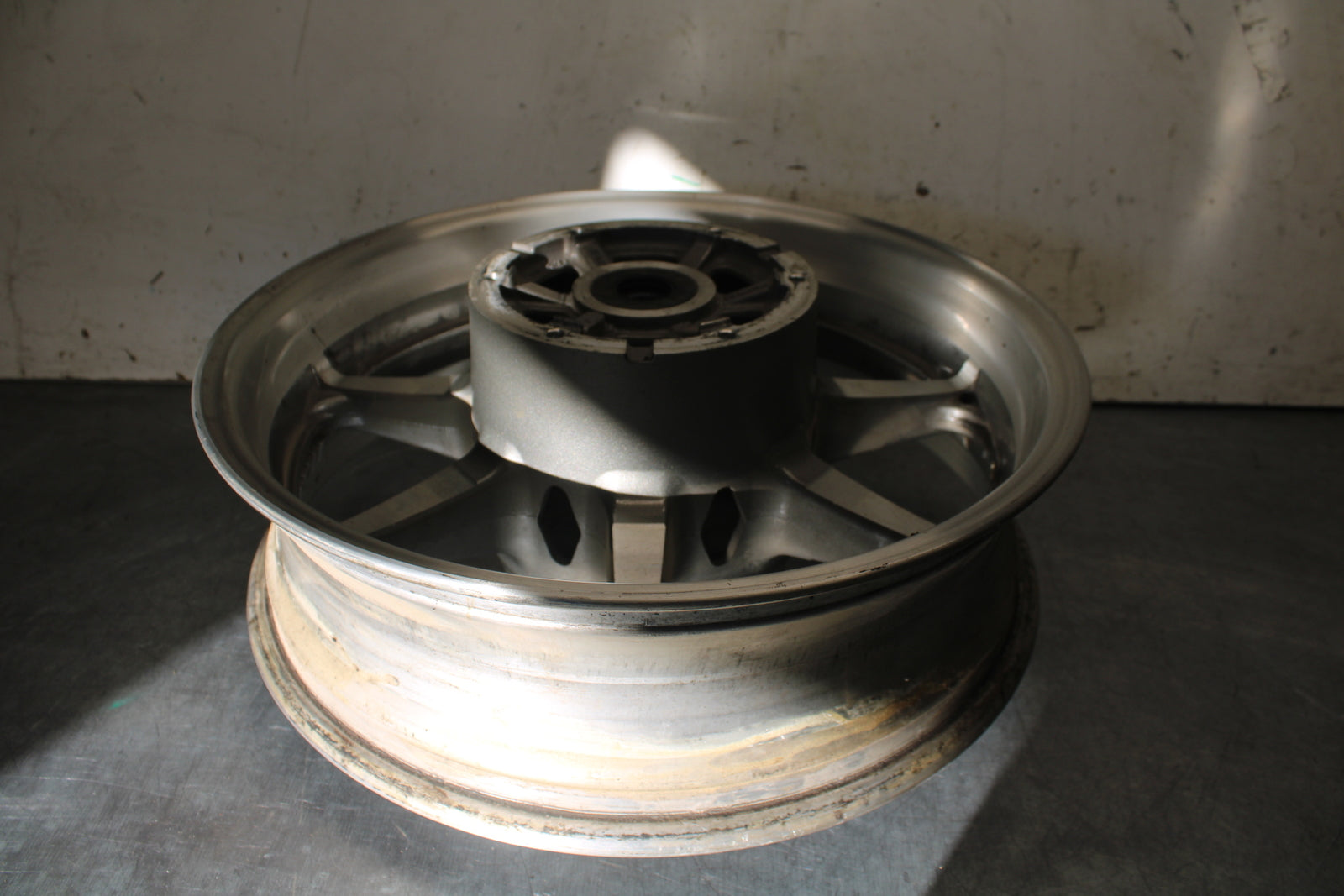 07-08 YAMAHA V STAR 1300 REAR WHEEL BACK RIM BB134