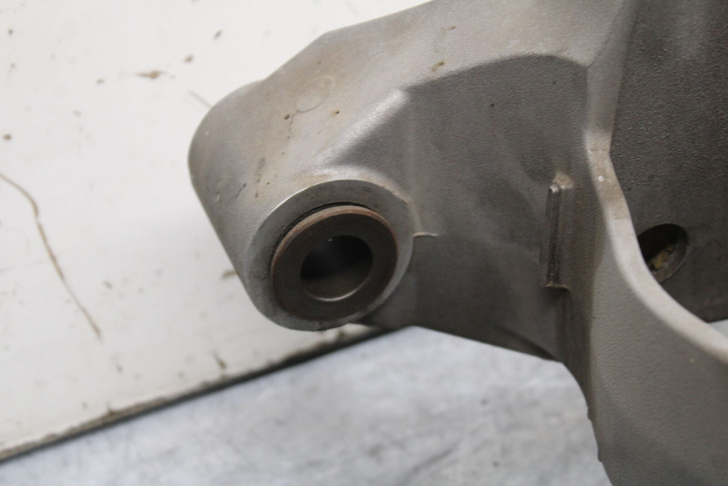 05-06 HONDA CBR600RR REAR SWINGARM SWING ARM 52200-MEE-D00  BB655