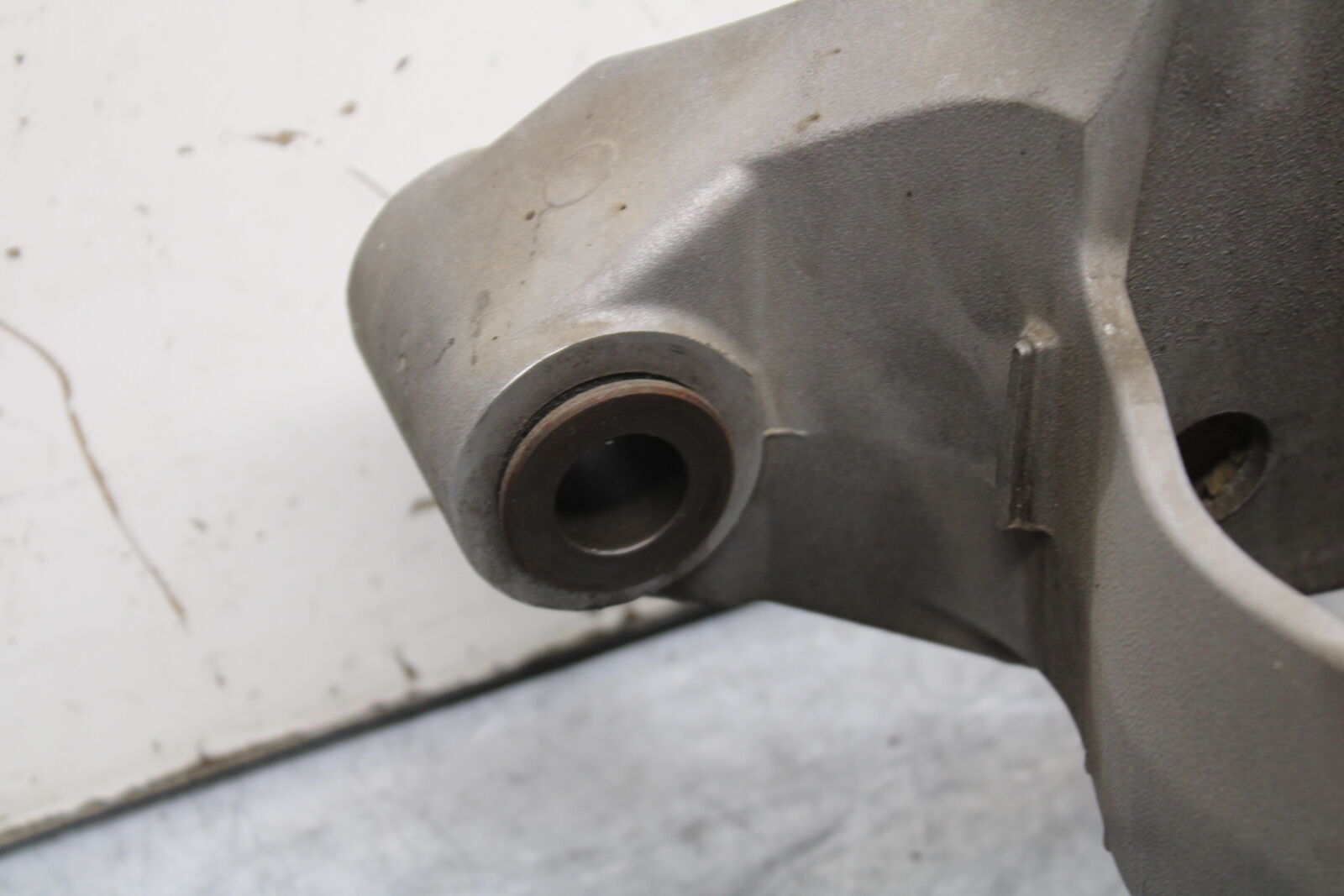 05-06 HONDA CBR600RR REAR SWINGARM SWING ARM 52200-MEE-D00  BB655