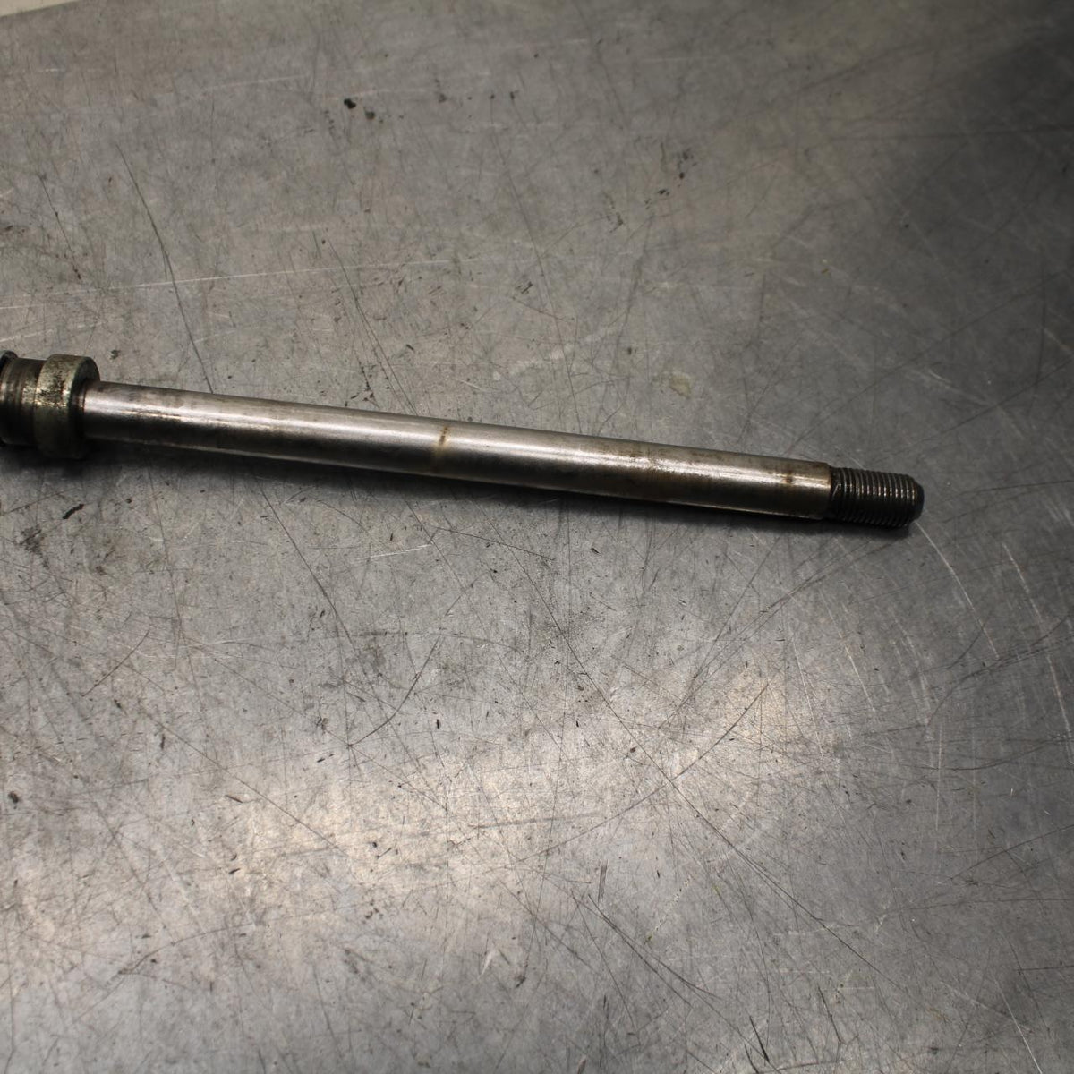 89-90 YAMAHA FZR600 FRONT WHEEL RIM AXLE PIVOT BOLT 42X-25181-00-00 BB76