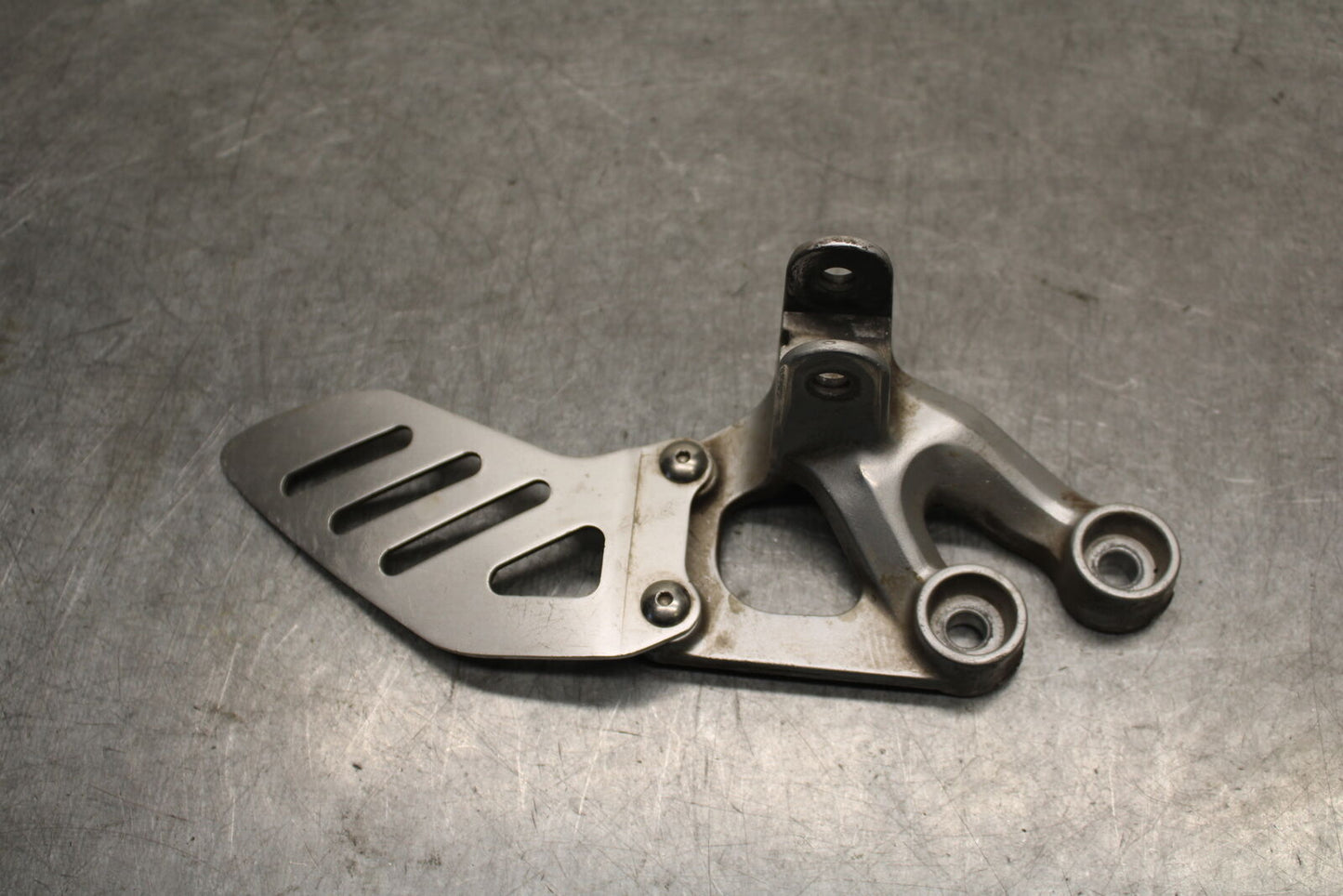 06-07 SUZUKI GSXR750 LEFT REARSET REAR SET DRIVER FOOT PEG REST STOP BB670