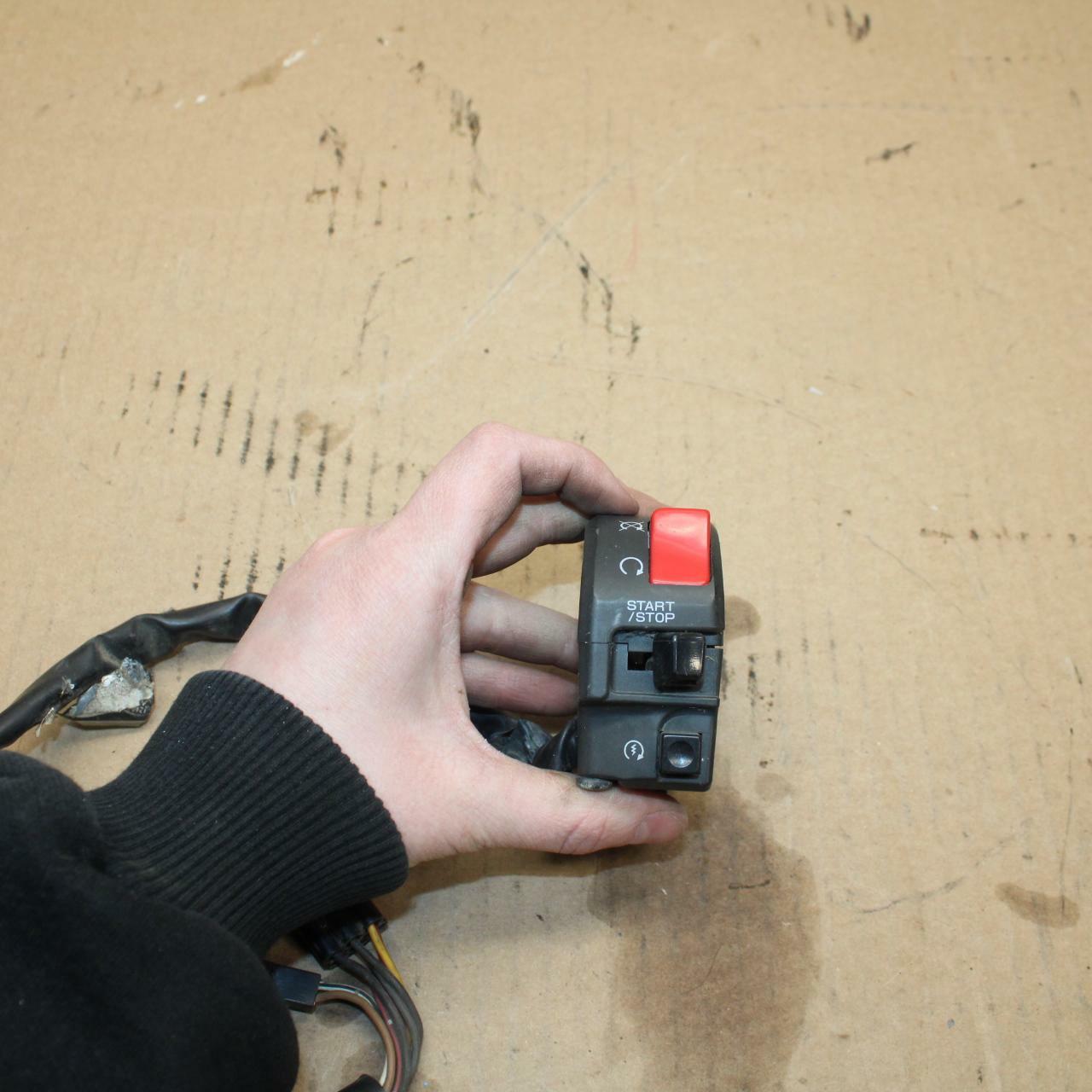 07-08 KAWASAKI NINJA ZX6R RIGHT CLIP ON HANDLE KILL OFF START SWITCH BB274b