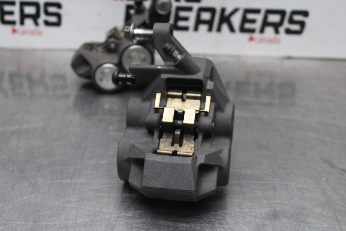 14-17 YAMAHA FZ07 RIGHT LEFT FRONT BRAKE CALIPER SET PAIR CALIPERS BB843