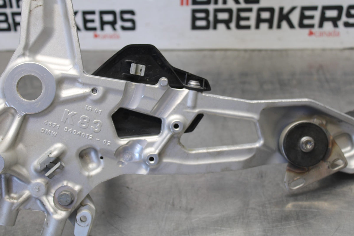 20-23 BMW F900R RIGHT REARSET REAR SET DRIVER FOOT PEG REST STOP BB923