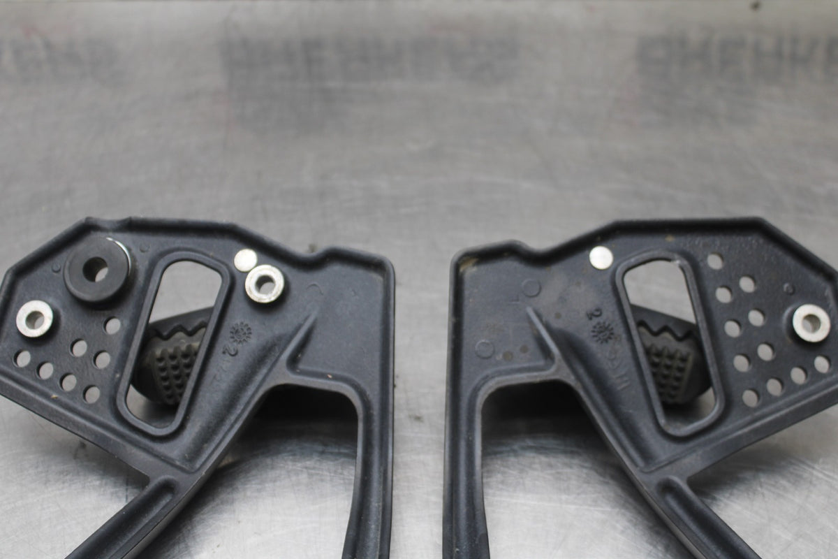 22 HARLEY-DAVIDSON PAN AMERICA 1250 REAR BACK PASSENGER PEG SET PAIR BB910