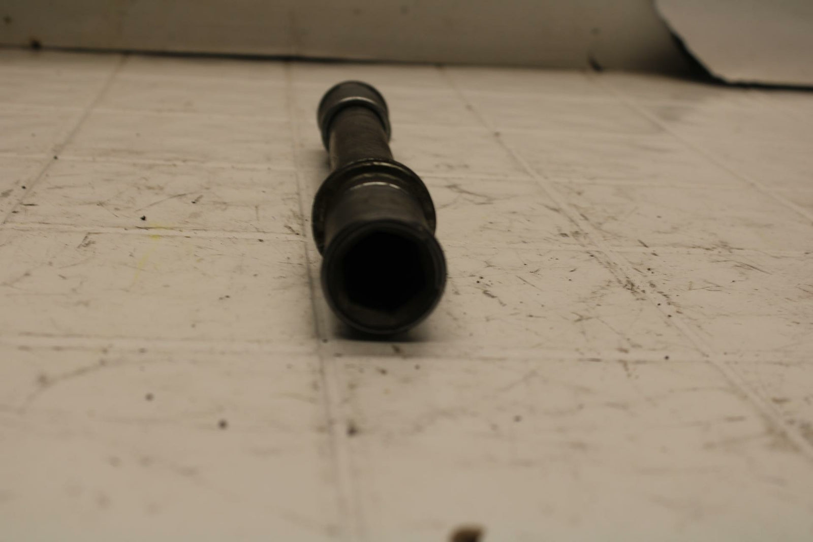 03-04 KAWASAKI NINJA ZX6R 636 FRONT WHEEL RIM AXLE PIVOT BOLT BB06